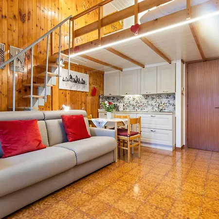 Mountain Nest - Wi-fi, Parcheggio E Ascensore - Pet Friendly Apartment *