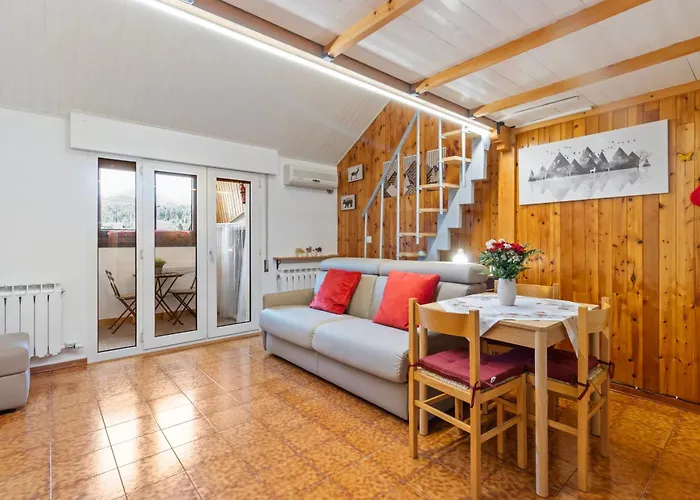 Apartman Mountain Nest - Wi-fi, Parcheggio E Ascensore - Pet Friendly *