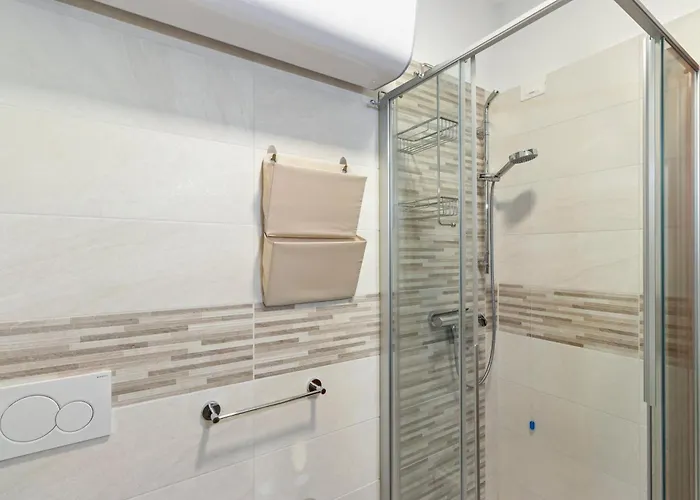 Mountain Nest - Wi-fi, Parcheggio E Ascensore - Pet Friendly Apartment *